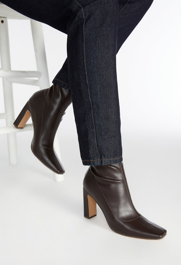 Maddie Heeled Bootie Cacao Brown