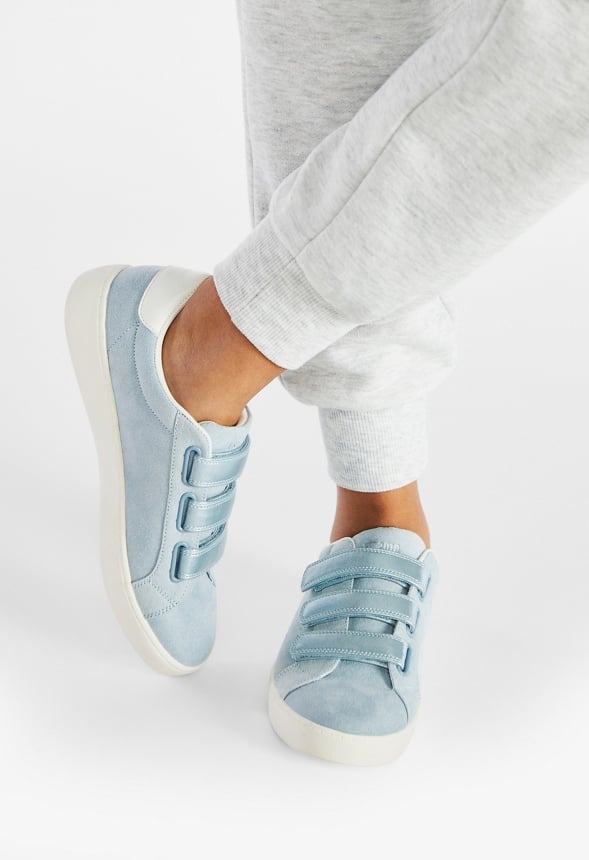Sutton Court Sneaker Light Blue
