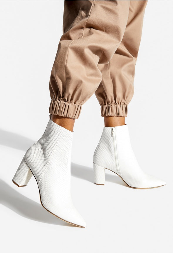OLYVIA BLOCK HEEL BOOTIE White