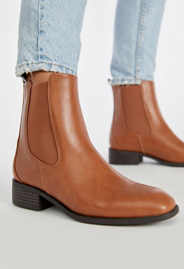 Vernetta Chelsea Ankle Boot French Oak