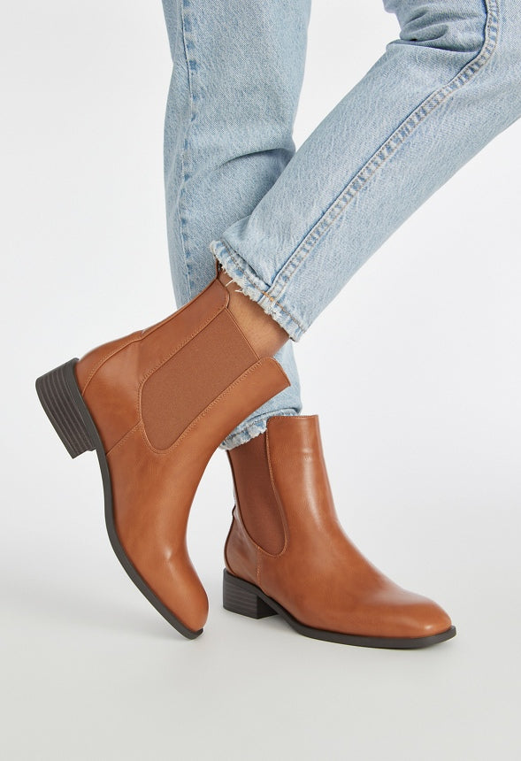 Vernetta Chelsea Ankle Boot French Oak