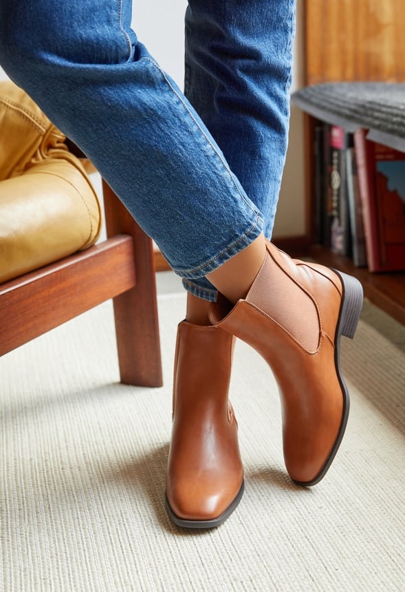 Vernetta Chelsea Ankle Boot French Oak