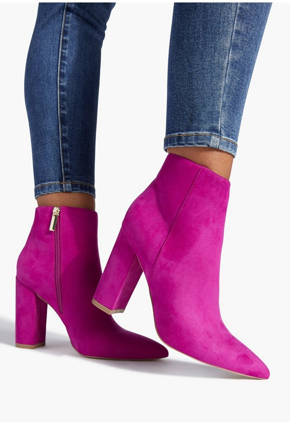 MINDA BLOCK HEEL BOOTIE Berry