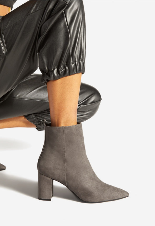 MAYSIE BLOCK HEEL BOOTIE Magnet