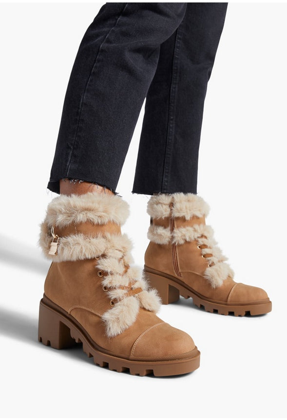 LAELA LUG SOLE BOOTIE Lt Tan