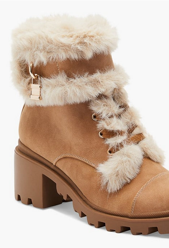 LAELA LUG SOLE BOOTIE Lt Tan
