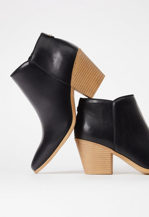 Dakota Heeled Bootie Black Caviar