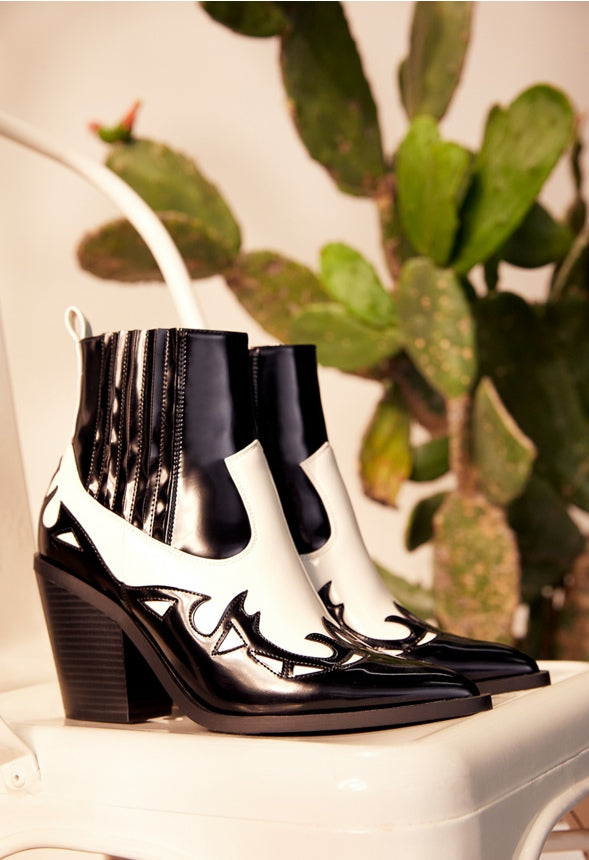 Faye Pointed Toe Bootie Black/Off White