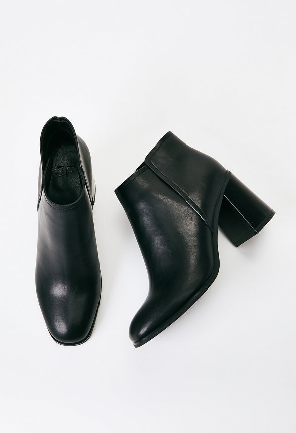 Rae Pointed Toe Bootie Black Caviar