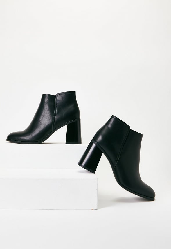 Rae Pointed Toe Bootie Black Caviar