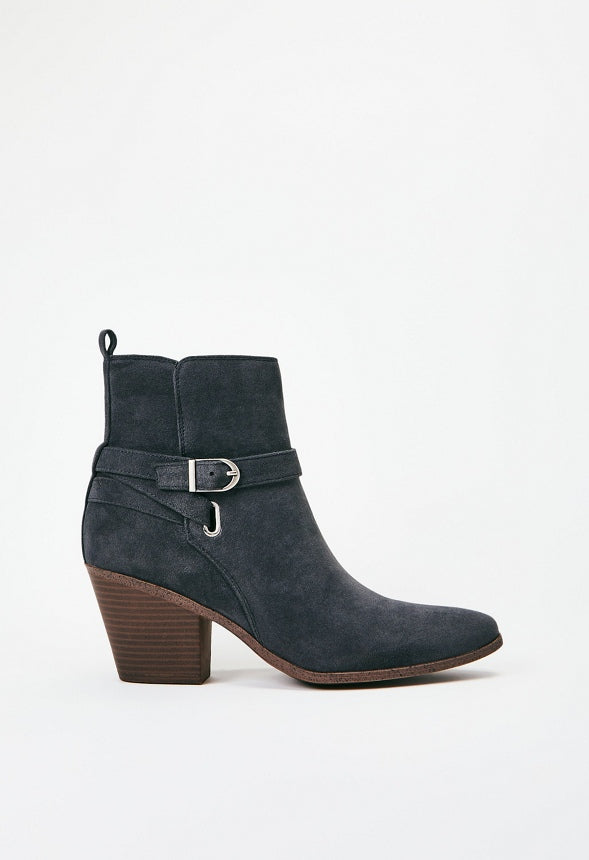 Della Ankle Bootie Magnet