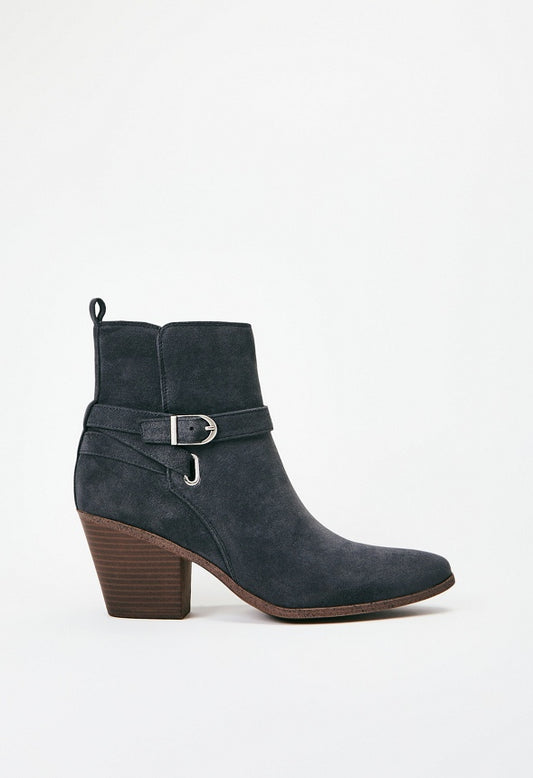 Della Ankle Bootie Magnet