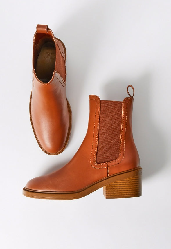 Loren Chelsea Bootie French Oak
