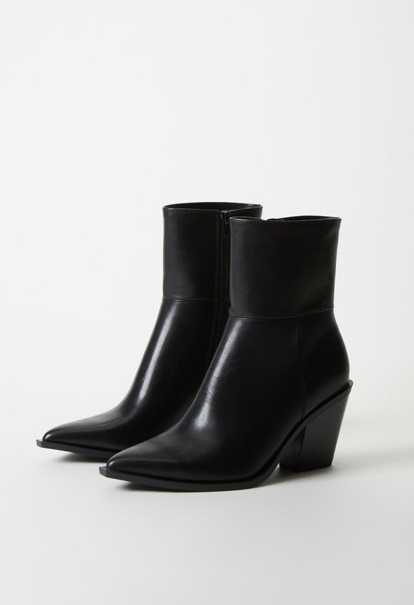 Peyton Block Heeled Bootie Black