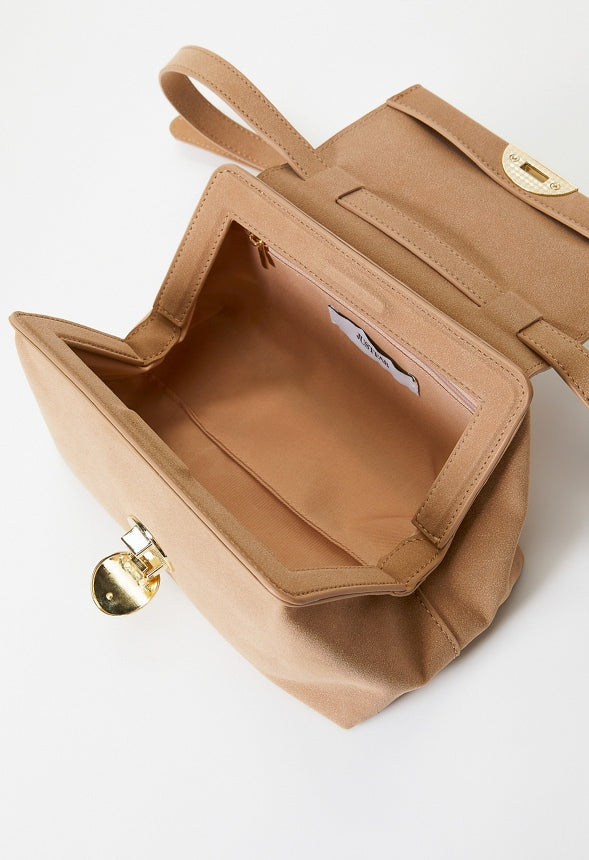 Minimal Soft Pouch Taupe