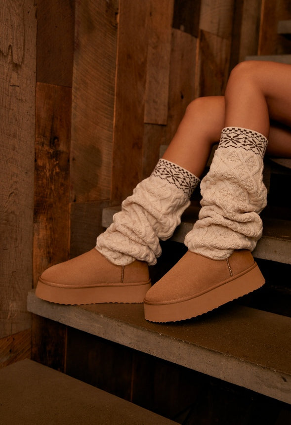 Juneau Fuzzie Flat Light Tan