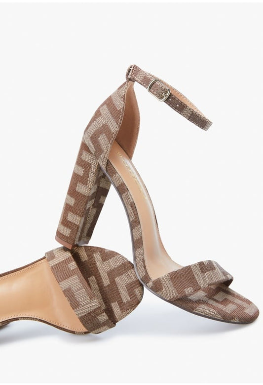 LYVIA CLASSIC HEELED SANDAL Brown Logo Print