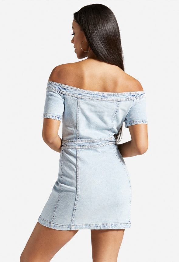 OFF SHOULDER DENIM MINI DRESS Light Stone Wash