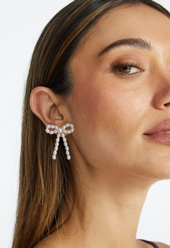Jody Elongated Pearls Bow Stud Earrings Cream
