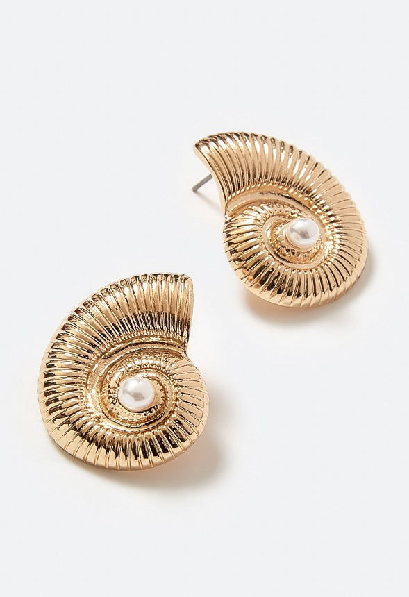 Alyssa Ribbed Shell Stud Earrings With Glass Pearl Center Cream/ Gold