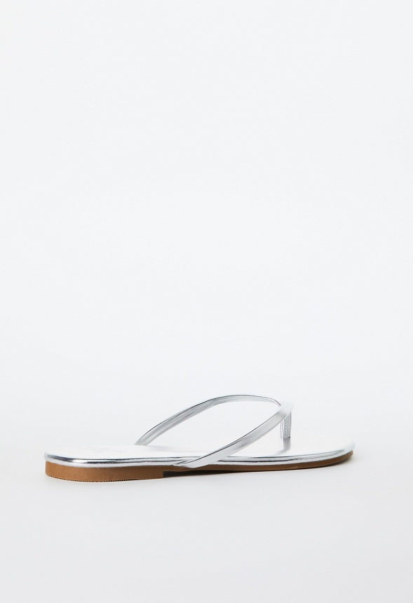 Layla Flat Thong Sandal Silver Metallic