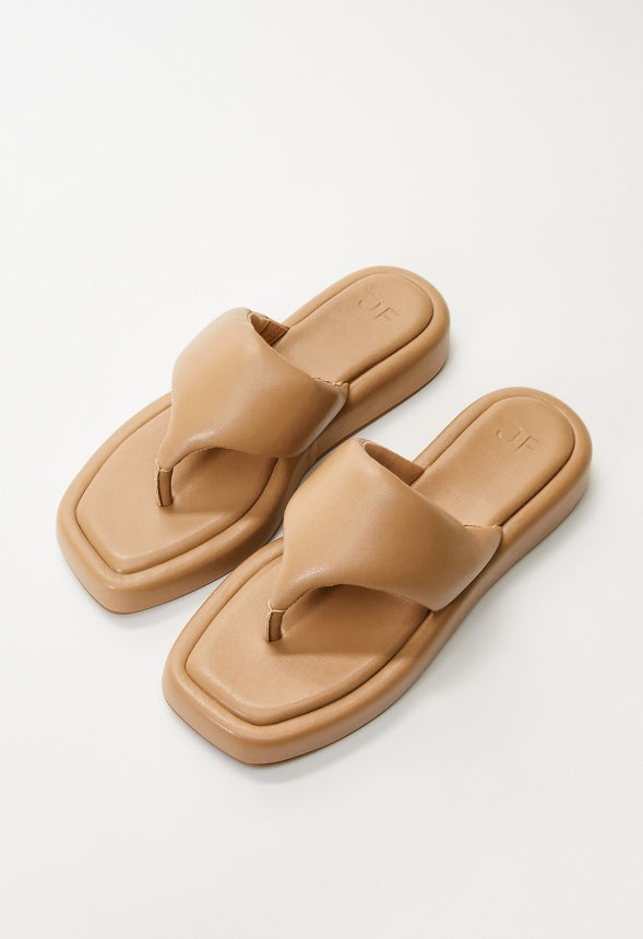 Lola Flat Thong Sandal Light Tan