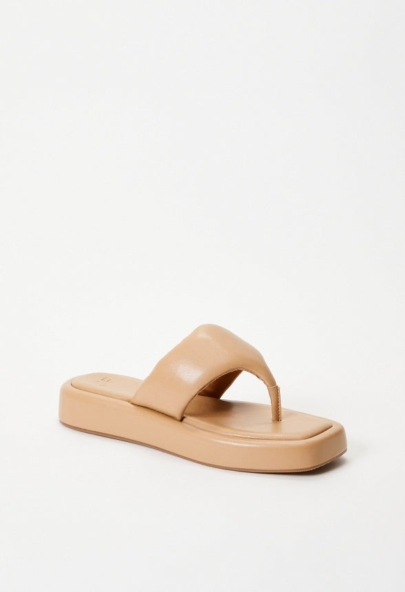 Lola Flat Thong Sandal Light Tan