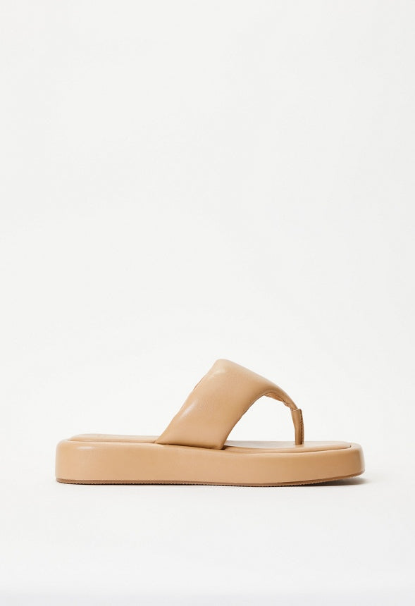 Lola Flat Thong Sandal Light Tan