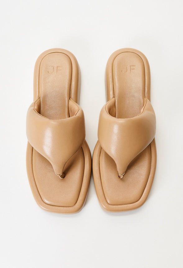 Lola Flat Thong Sandal Light Tan