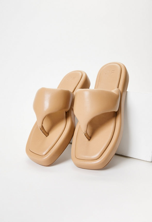 Lola Flat Thong Sandal Light Tan