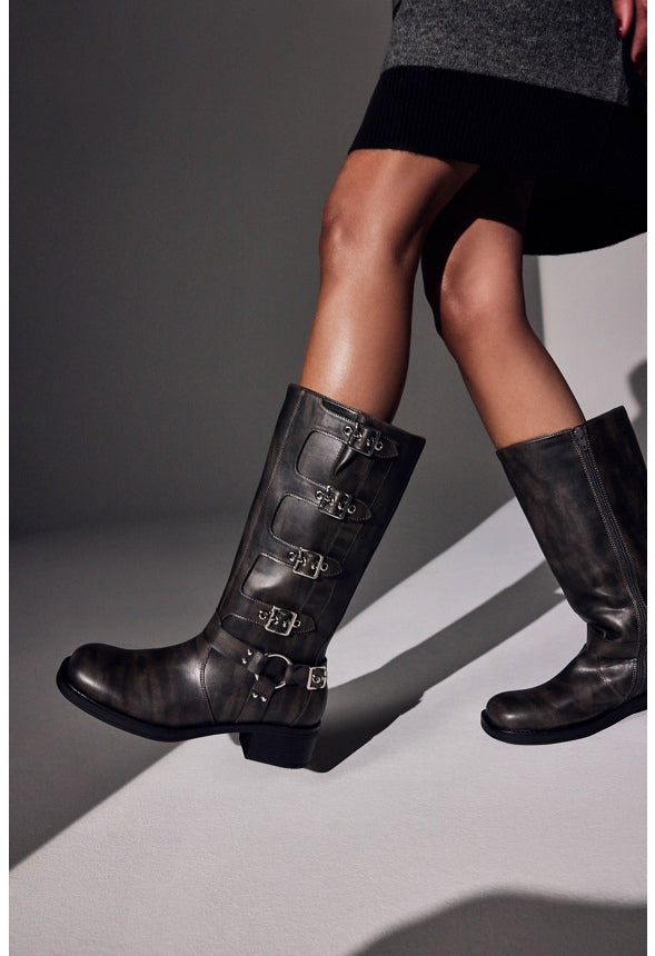 Sable Flat Boot Distressed Black