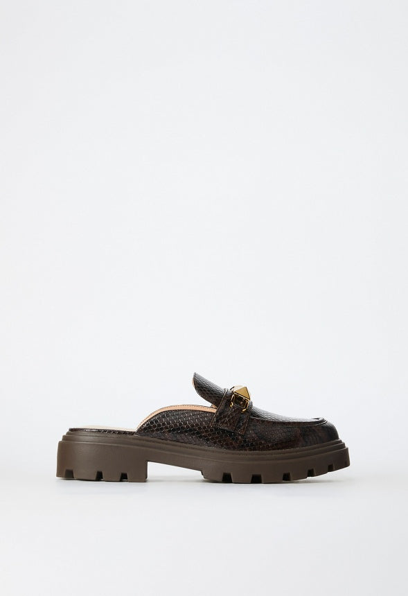 Liya Lug Sole Flat Chocolate Lab