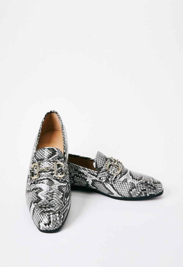 Johanna Slip-On Loafer Black/White