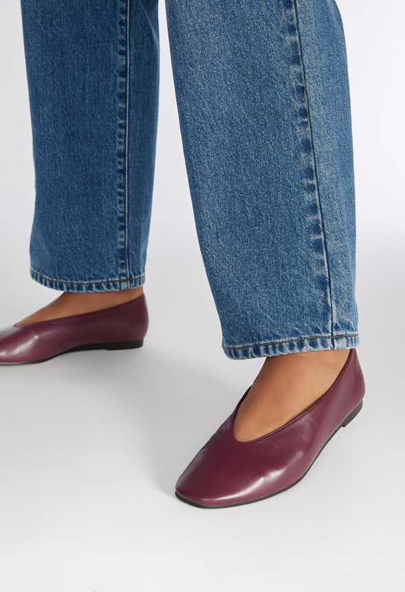 Beth Ballet Flat Maroon Banner