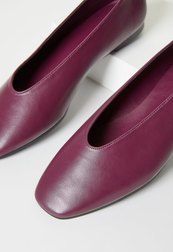 Beth Ballet Flat Maroon Banner