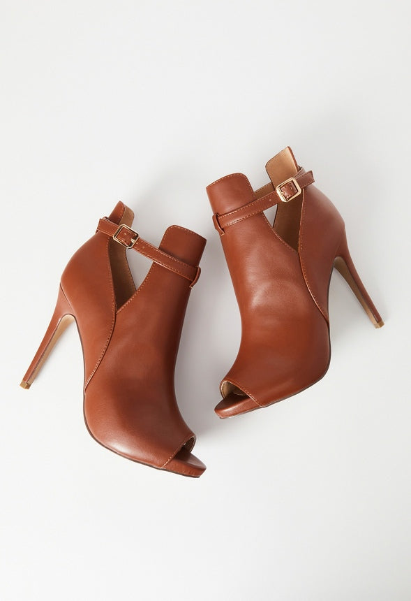 Carlin Cut-Out Bootie Leather Brown