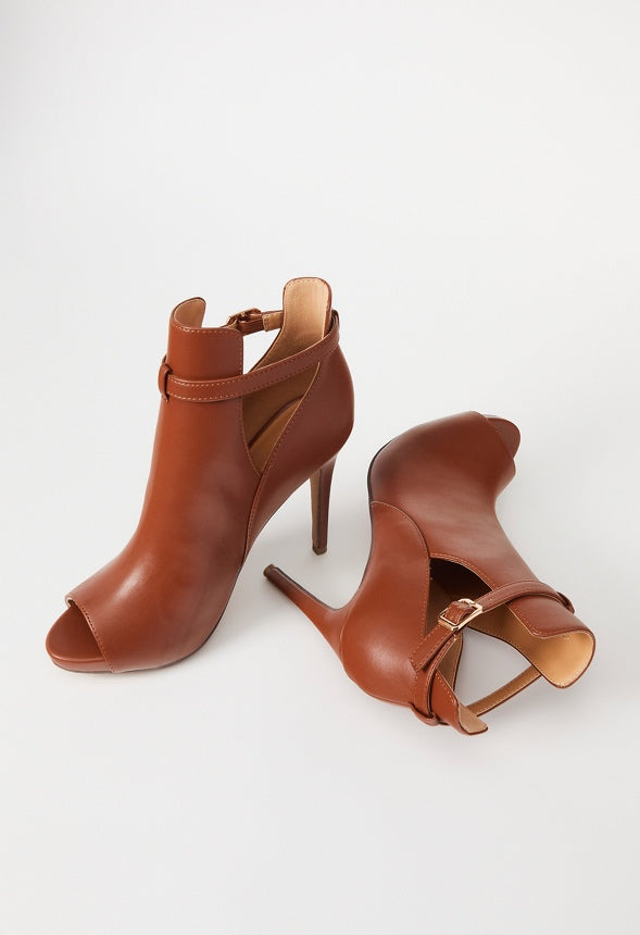 Carlin Cut-Out Bootie Leather Brown