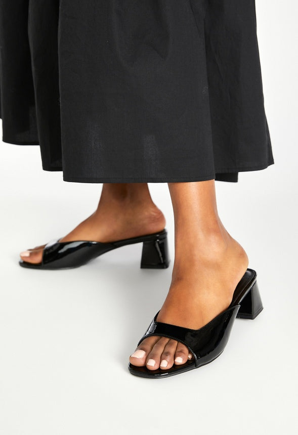 Dafne Heeled Sandal Black