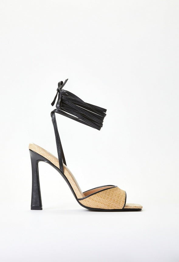 Salma Heeled Sandal Natural/ Black