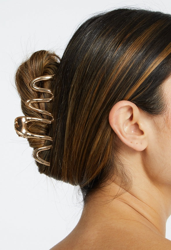 Cai Molten Metal Wave Hair Claw Gold