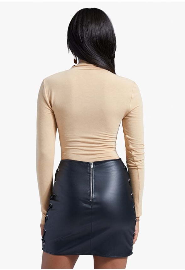 FRONT RUCHED MOCK NECK TOP Latte