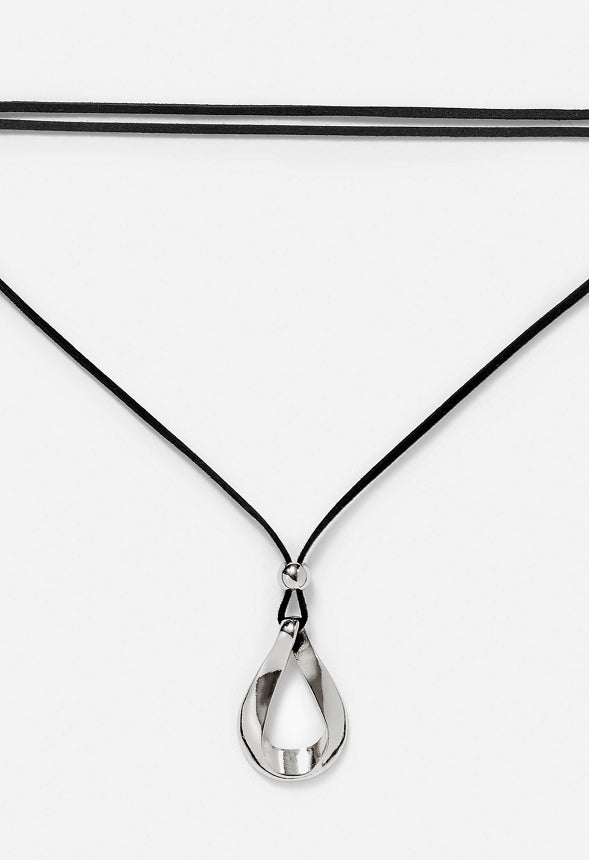Ora Fixed Suede Lariat With Organic Ring Pendant Necklace Black/ Silver
