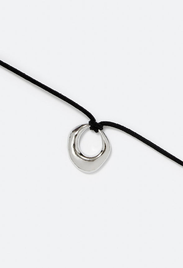 Pam Smooth Metal Ring On Faux Suede Cord Necklace Black/ Silver