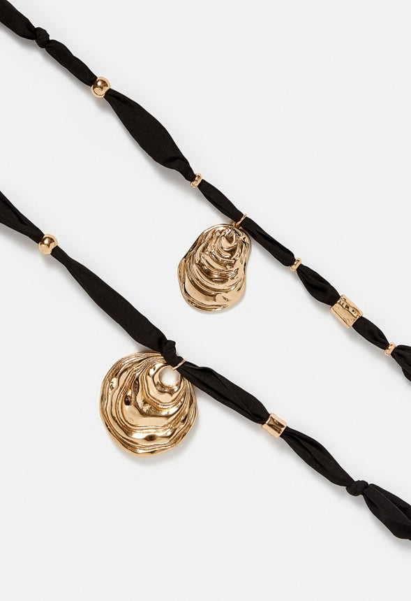 Kai Double Organic Metal Drops On Fabric Necklace Black/ Gold