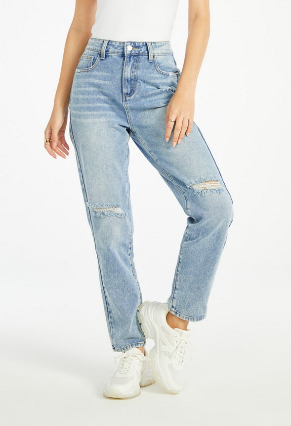 Larisa Tapered Destructed Jeans Panoramic