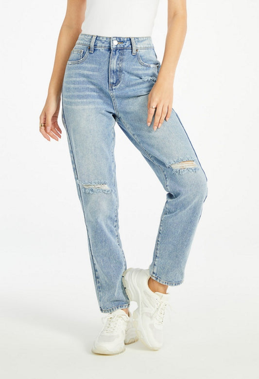 Larisa Tapered Destructed Jeans Panoramic