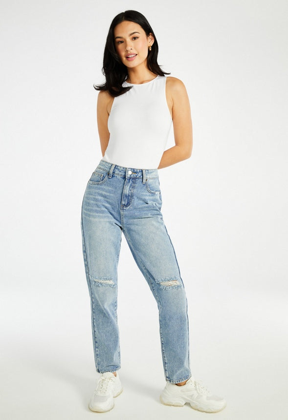 Larisa Tapered Destructed Jeans Panoramic