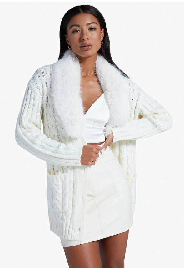 DETACHABLE FUR COLLAR BOYFRIEND CARDIGAN Marshmallow