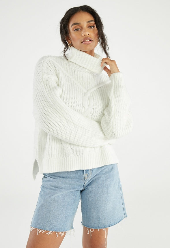 CHUNKY CABLE SWEATER White