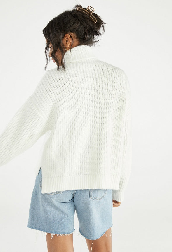 CHUNKY CABLE SWEATER White